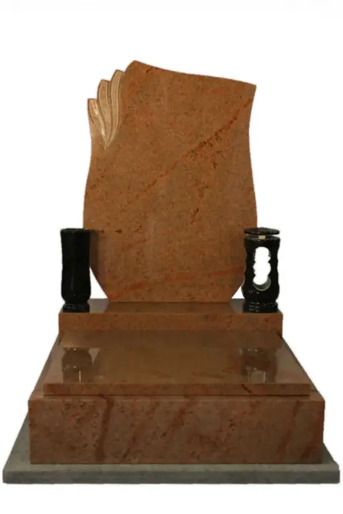 URNOVÝ POMNÍK JACARANDA